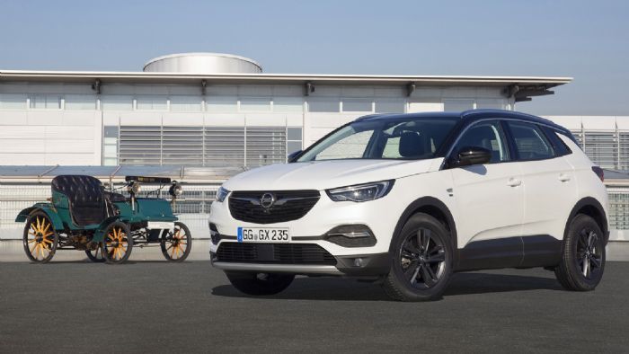 Oι οδηγοί και συνοδηγοί του Opel Grandland X SUV μπορούν επίσης να απολαμβάνουν εξαιρετική άνεση καθισμάτων.